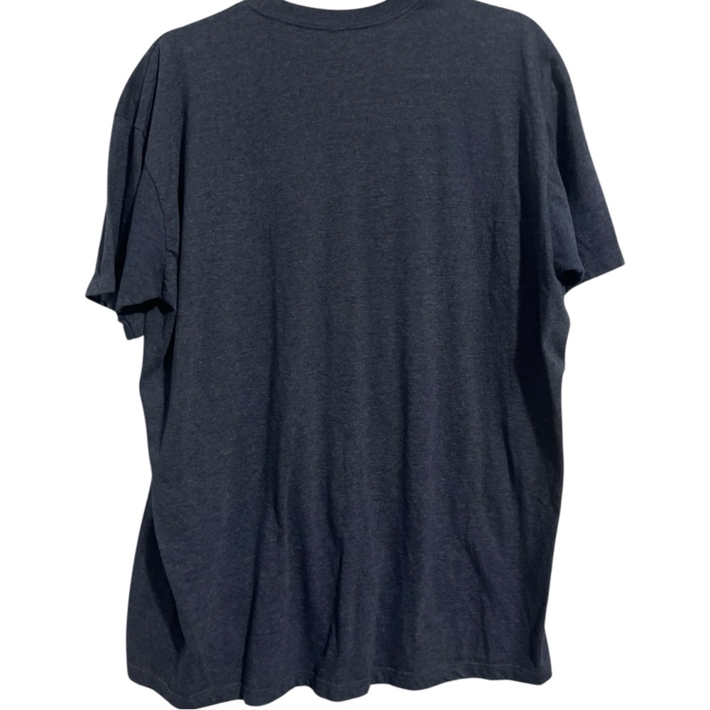 DC Logo Tee in Charcoal and Maroon - Picture 4 of 5